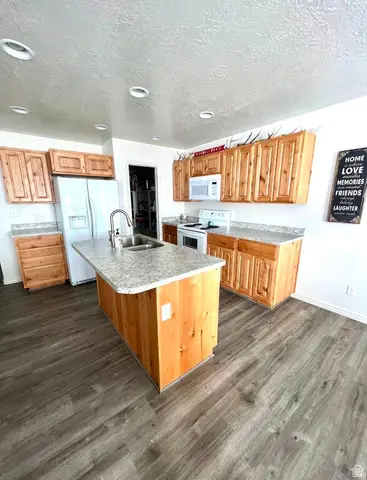 388 S Redrock Dr, Santaquin, UT 84655 - #3
