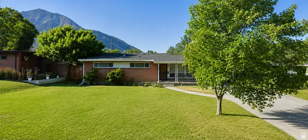 3242 E Bon View Dr, Salt Lake City, UT 84109