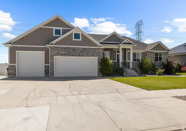 45 N Village Park Dr E, Layton, UT 84041 - #3