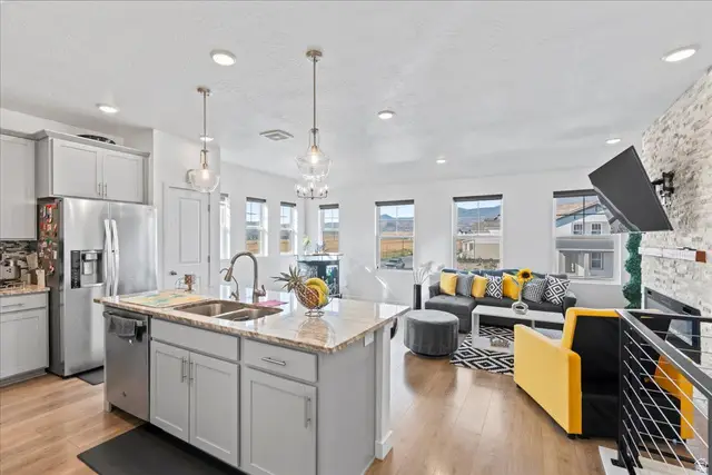 11587 S Prosperity Rd W, South Jordan, UT 84009 - #3