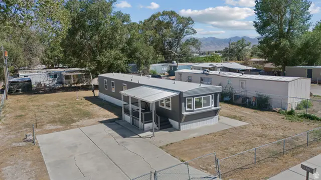 135 S Willow St E, Grantsville, UT 84029 - #2