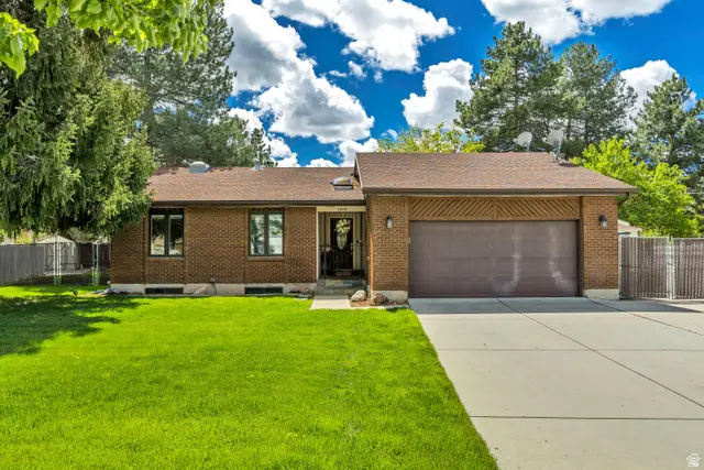 1498 E Mount Manor Cir, Cottonwood Heights, UT 84121 - #1