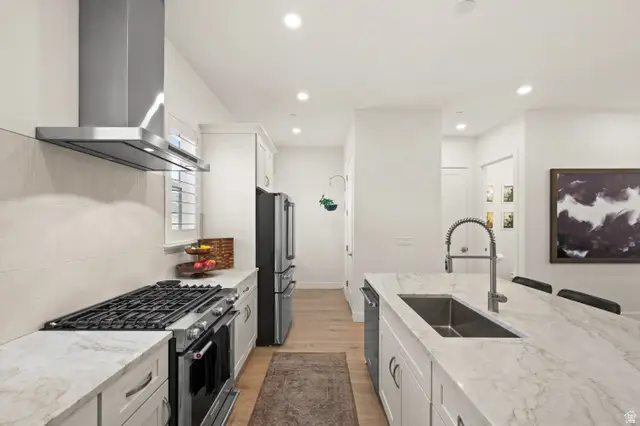 4934 S Beverly Ct E, Holladay, UT 84117 - #2