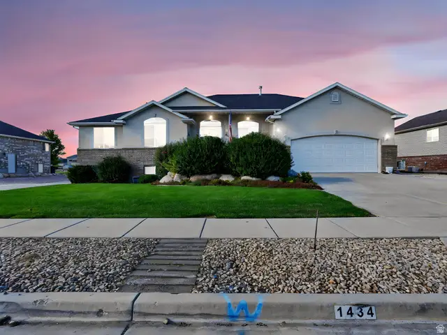 1434 W 1100 N, Farr West, UT 84404 - #1