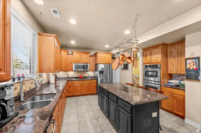 843 W 2400 N, West Bountiful, UT 84087 - #3