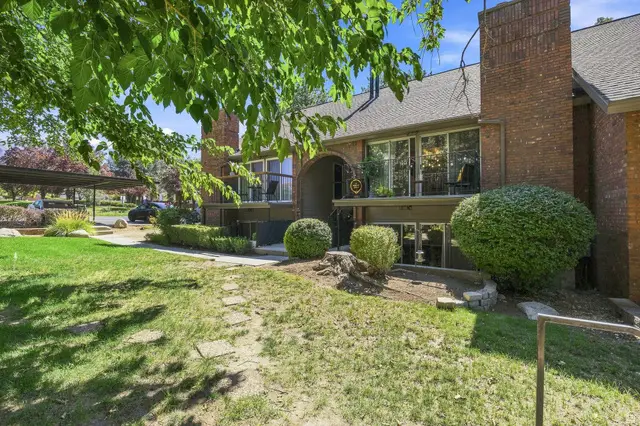 1241 E Cottonwood Hills Dr, Sandy, UT 84094 - #2