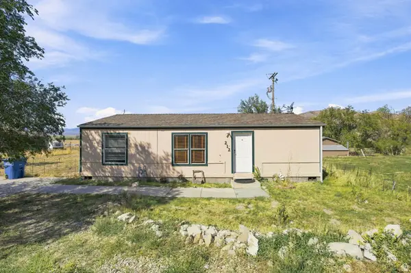 212 S Grant Ave, Stockton, UT 84071