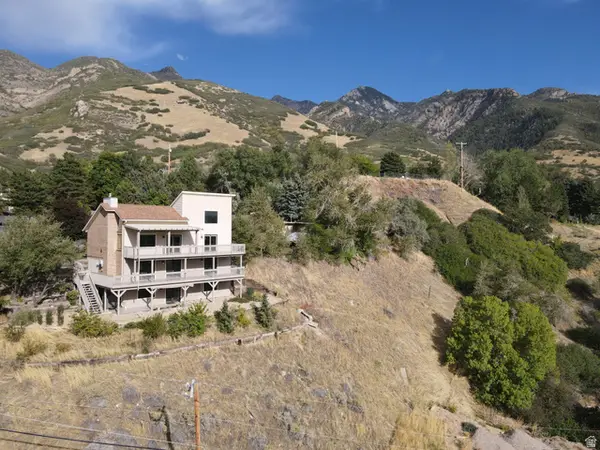8562 Kings Cove Dr, Cottonwood Heights, UT 84121