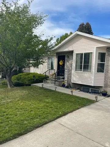 729 Crestview Dr, Tooele, UT 84074