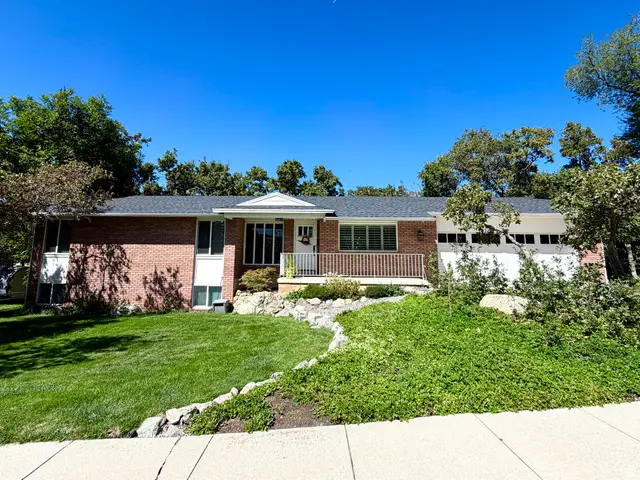 1087 E Oxford Dr, Kaysville, UT 84037 - #1
