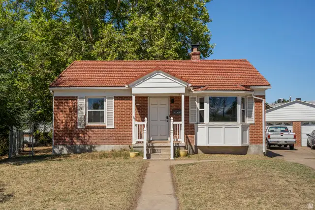 121 Ross Dr, Clearfield, UT 84015 - #1