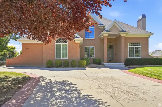 2217 W Kensington Park Dr, West Jordan, UT 84088 - #3