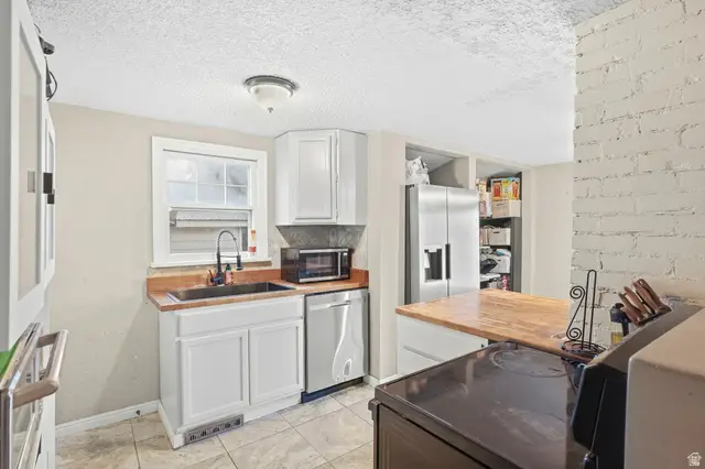 218 N 100 W, Malad City, ID 83252 - #3