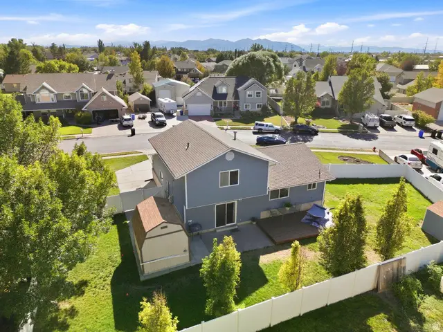 934 W Meadowlark Ln N, West Bountiful, UT 84087 - #3