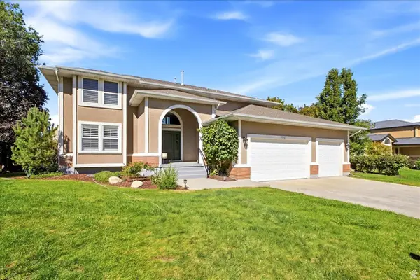 7262 S Towncrest Dr, Cottonwood Heights, UT 84121