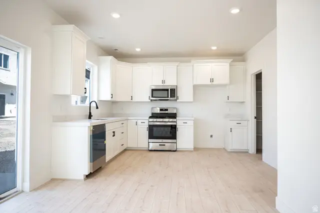 578 W 1750 N, Harrisville, UT 84404 - #3