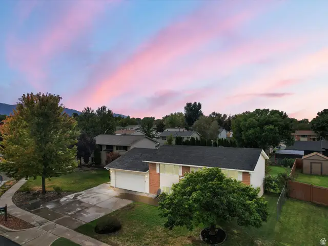 623 W 1635 N, Clinton, UT 84015 - #2