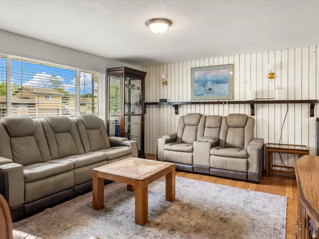 623 W 1635 N, Clinton, UT 84015 - #3