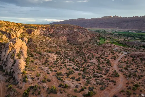 2140 Steel Bender Trl, Moab, UT 84532