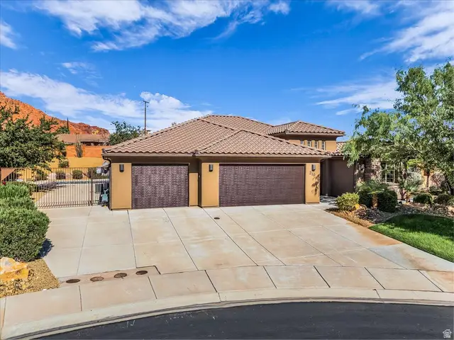 210 W Talon Ct, Ivins, UT 84738 - #2