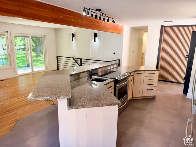 3779 S 2000 E, Salt Lake City, UT 84109 - #3