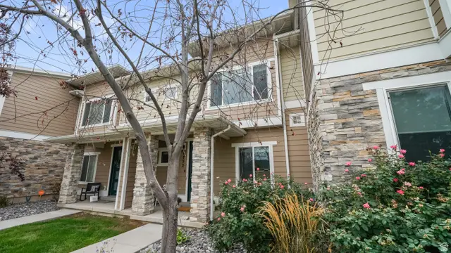 1752 W Nikos Ln, South Jordan, UT 84095 - #3