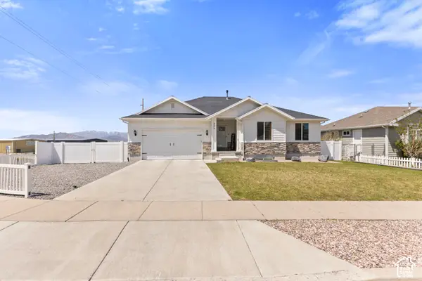 886 S Cambridge Cir E, Tooele, UT 84074