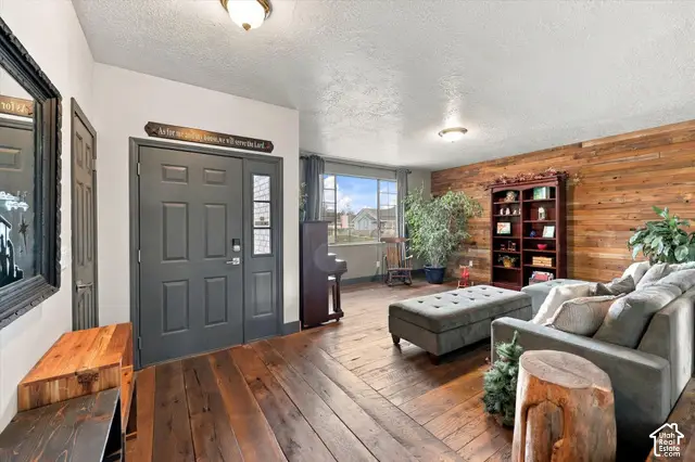 9766 S Pendleton Way, South Jordan, UT 84095 - #3