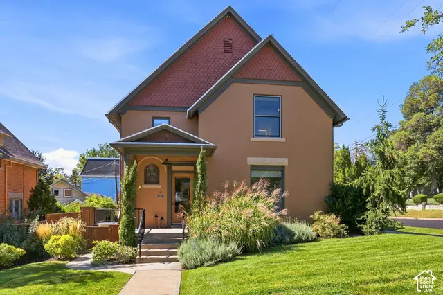 189 N R St E, Salt Lake City, UT 84103 - #1