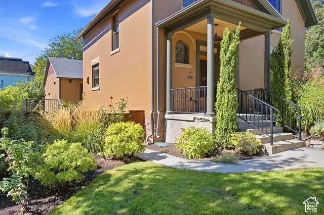 189 N R St E, Salt Lake City, UT 84103 - #3