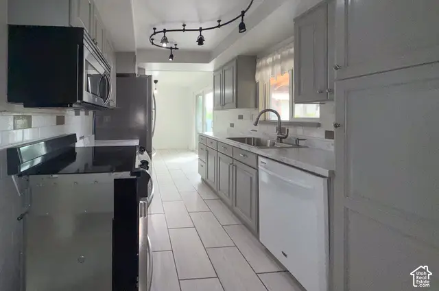 569 N Cottonwood Rd, Price, UT 84501 - #3