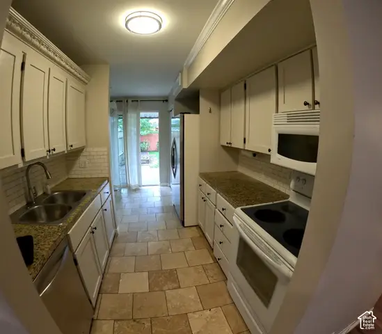 6092 S 2075 St E, Holladay, UT 84121 - #3