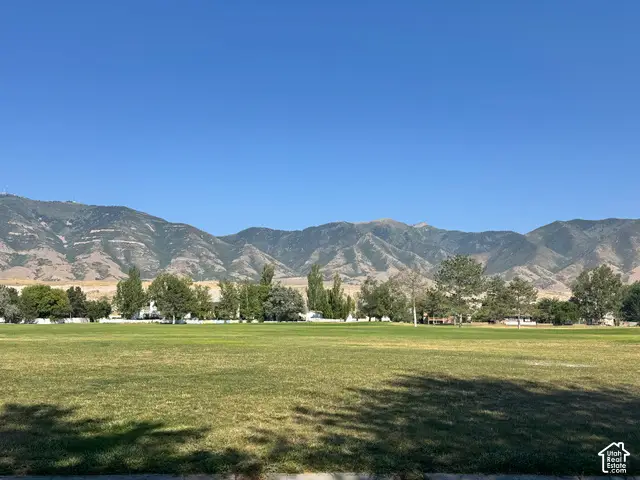 449 Country Club Dr, Stansbury Park, UT 84074 - #2