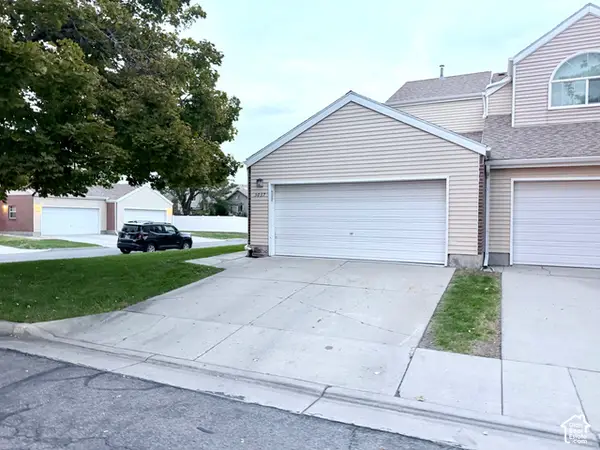 5037 S Scarsdale Ct W, Taylorsville, UT 84129