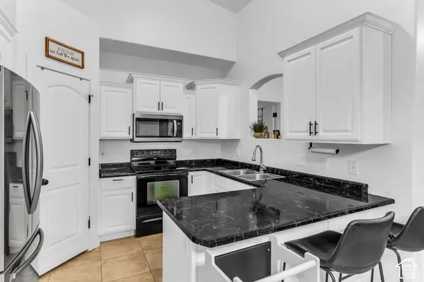 3661 E Rock Creek Rd #M9, Eagle Mountain, UT 84005