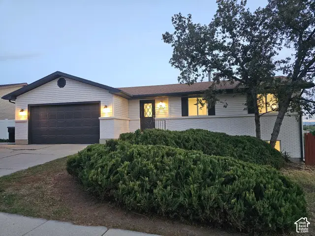 995 W River Point Cir, Murray, UT 84123 - #1