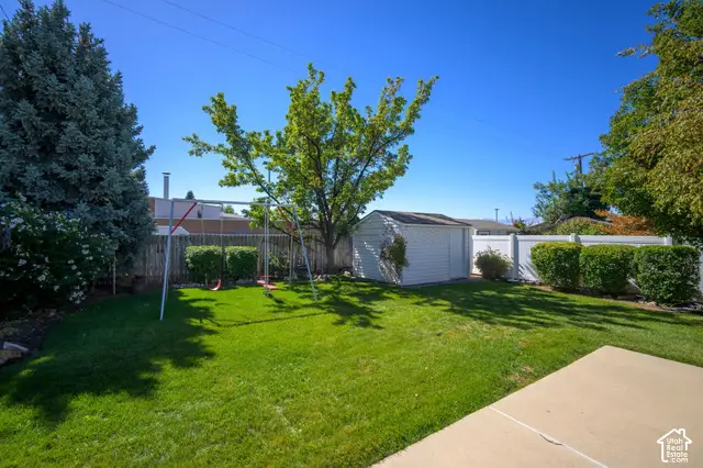 260 E Ashbrook Cir, Midvale, UT 84047 - #3