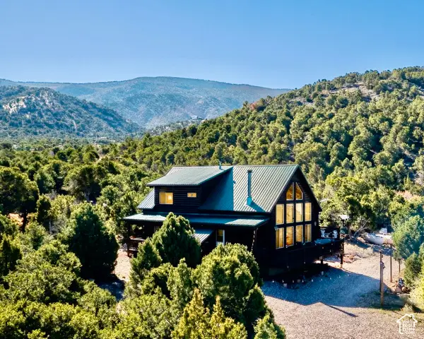 1741 S Red Canyon Dr, Parowan, UT 84761