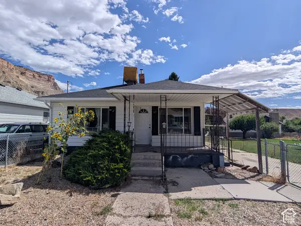 63 N Garden St E, Helper, UT 84526