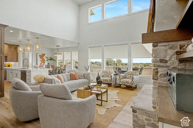 521 E Gilmour St, Grantsville, UT 84029 - #3