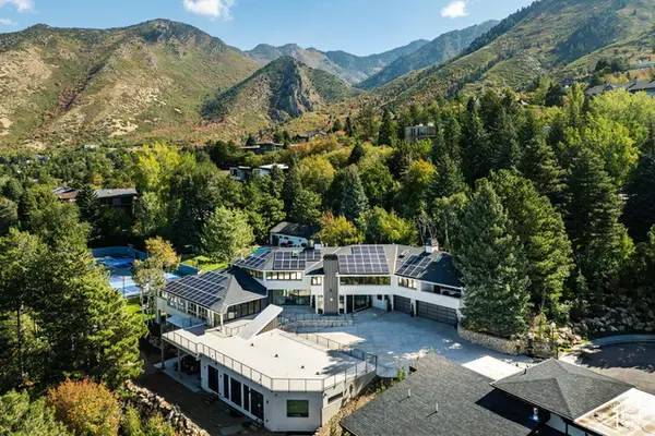 3898 E Thousand Oaks Cir, Millcreek, UT 84124