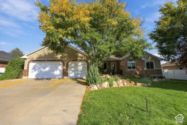 12171 S Margaret Rose Dr, Riverton, UT 84065 - #3