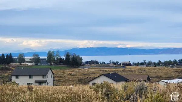 3137 S Country Club Way, Garden City, UT 84028