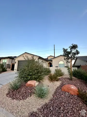 1048 N Camino Agua, Washington, UT 84780