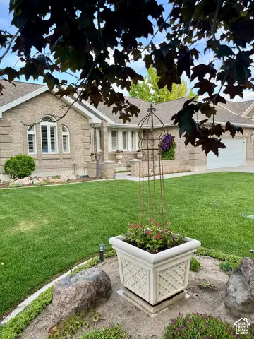 9467 S Overleigh Ct, South Jordan, UT 84095 - #2