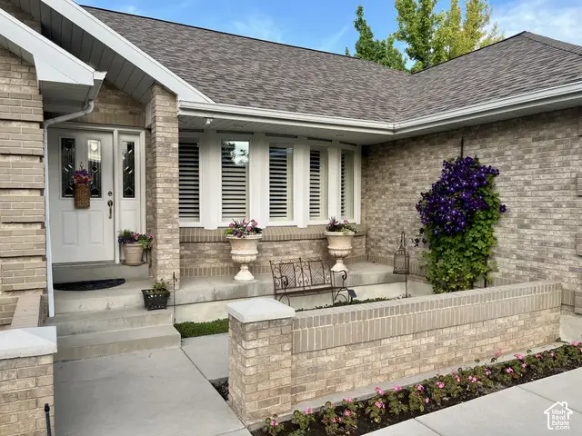 9467 S Overleigh Ct, South Jordan, UT 84095 - #3