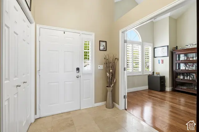 2064 E Village Point Way S, Sandy, UT 84093 - #2
