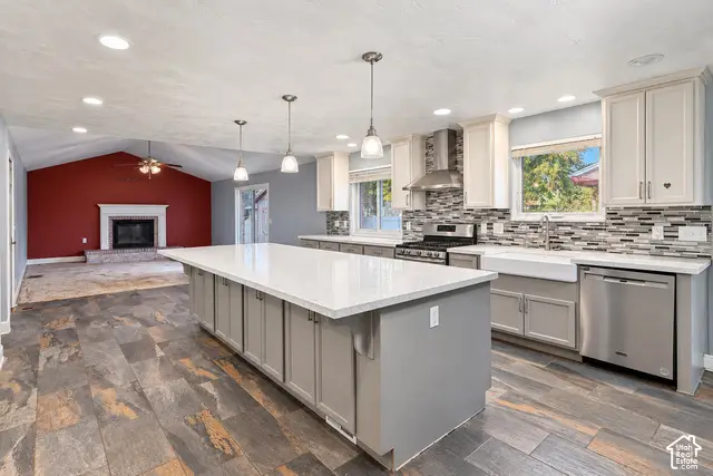 1947 E Viscounti Dr S, Sandy, UT 84093 - #2