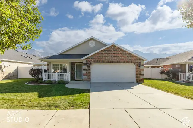 2490 N Dorchester Ave, Harrisville, UT 84414 - #2