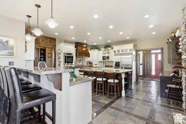 795 N Lakeview Dr, Garden City, UT 84028 - #2